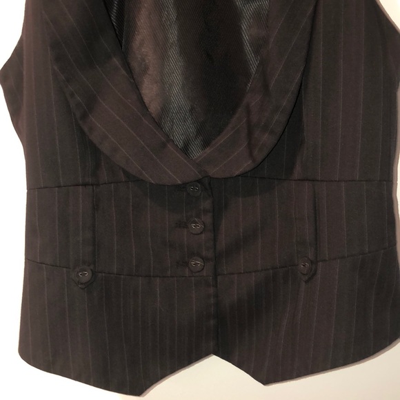 Vest 🖤 - Picture 3 of 8